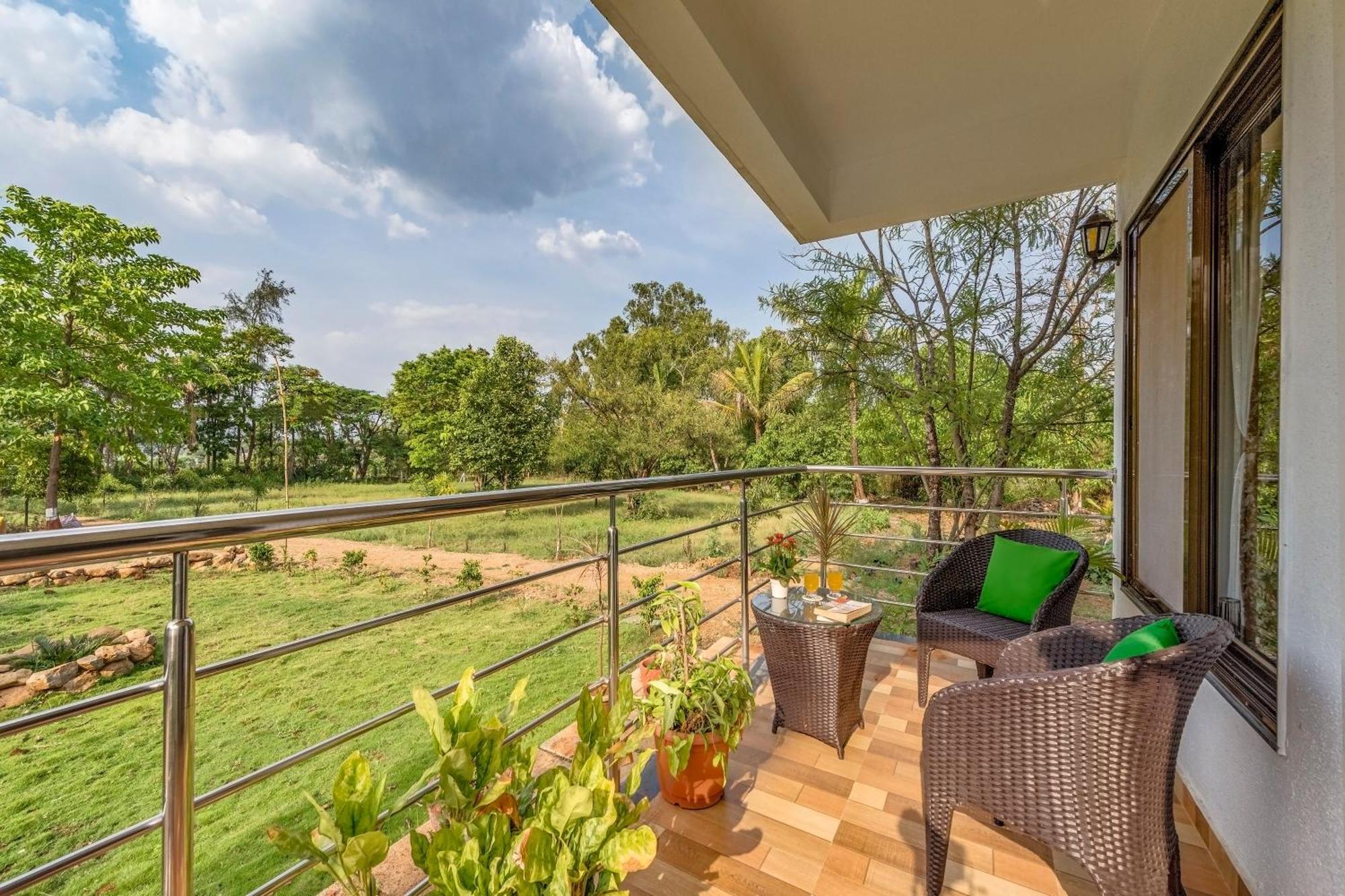 Saffronstays Lakeview Nivara - Farm Stay Villa With Private Pool Near Πούνε Εξωτερικό φωτογραφία